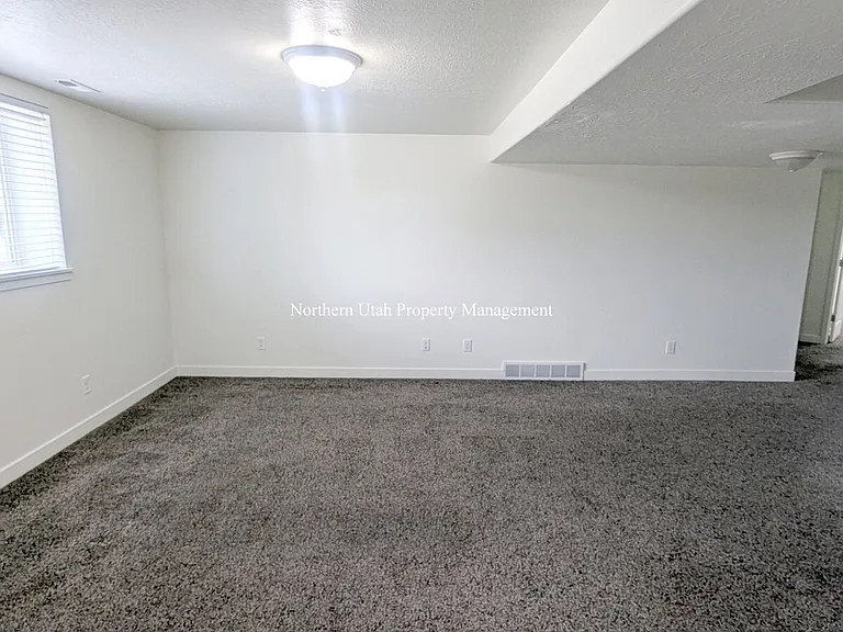 1290 N 200 W #1 — Photo 2