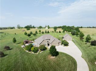 17560 Smith Mill Rd, Smithville, MO 64089
