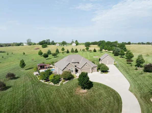 17560 Smith Mill Rd, Smithville, MO 64089