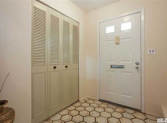 2nd image of 121 Harbor S #121