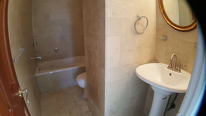 Rented by Sprint Realty | media 21