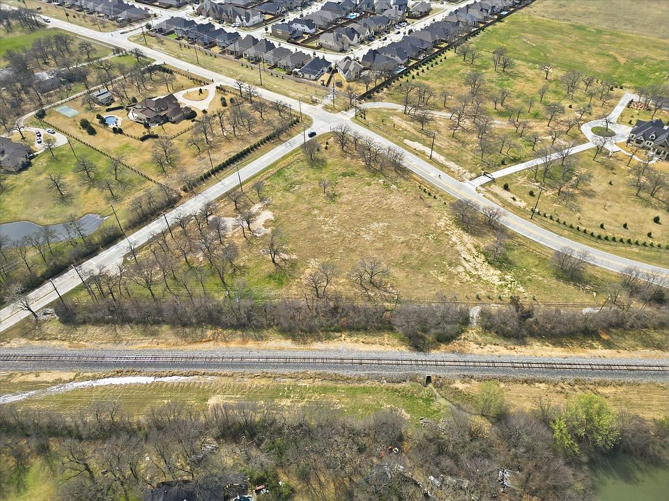 1st image of 225 Orchid Hill Ln