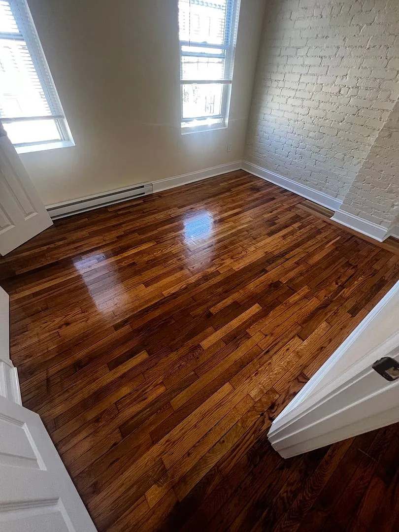 Mission Hill 2 Bed Hot Water Included Cat Friendly No Fee — Photo 4