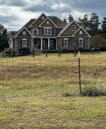 2nd image of 240 Warren Watt Rd