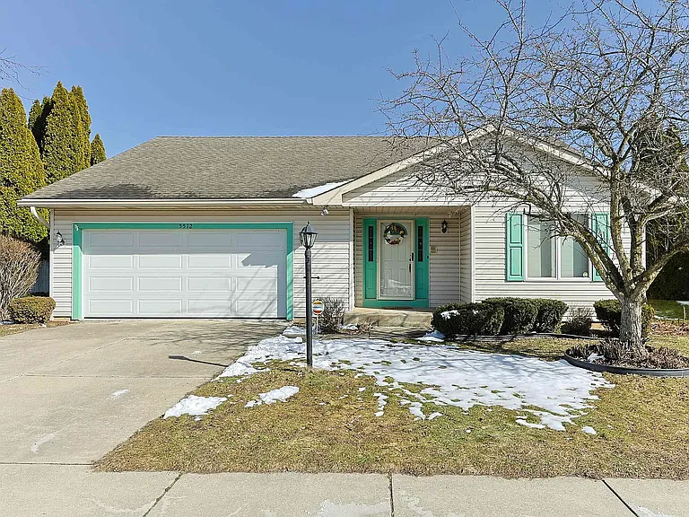 5512 Trippel Dr — Photo 1