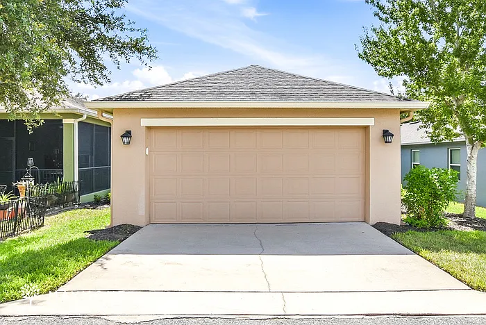 3 bed, 2.0 bath, 1685 sqft, $2,145 — Photo 3