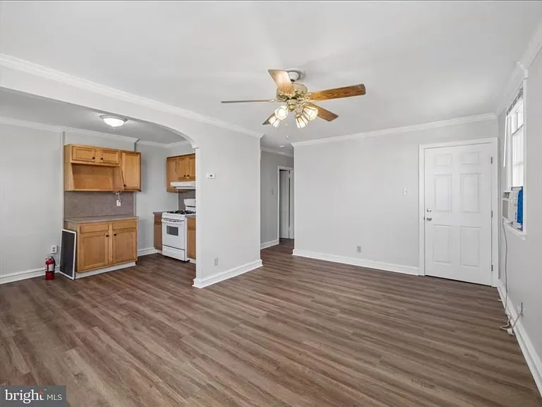 722X Barnard St #1 — Photo 2