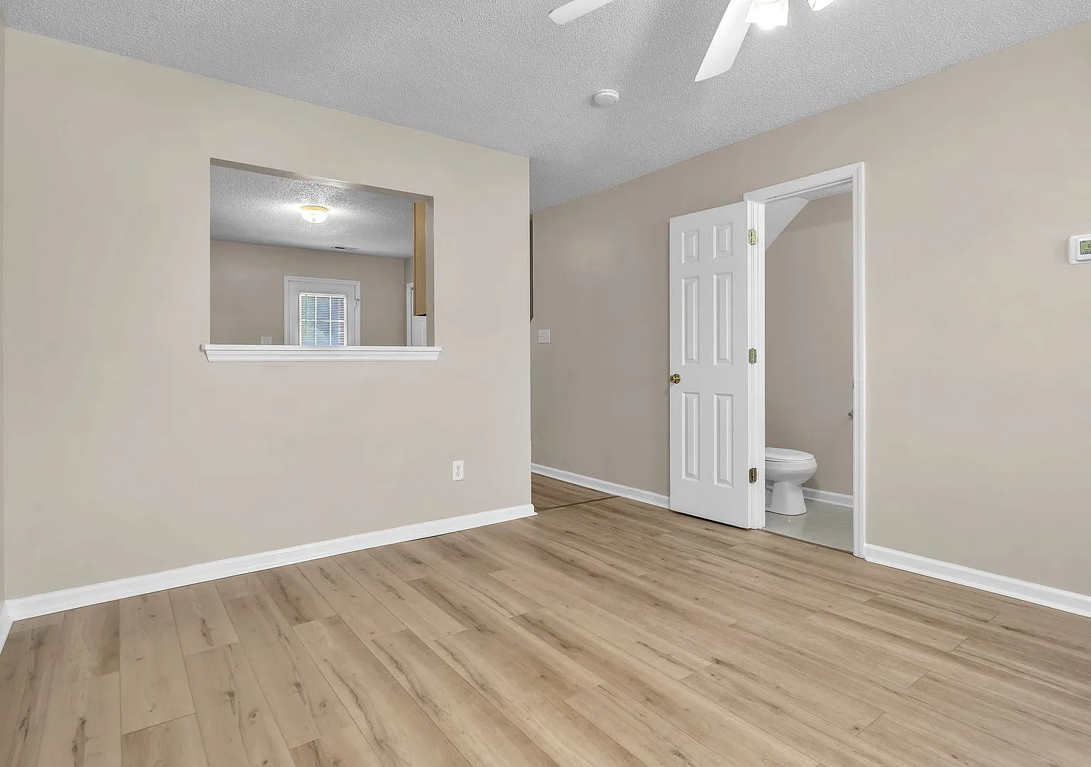 2 Bed 2.5 Bath Townhome — Photo 4