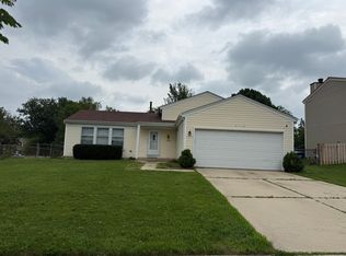 2116 Briar Hill Dr, Schaumburg, IL 60194