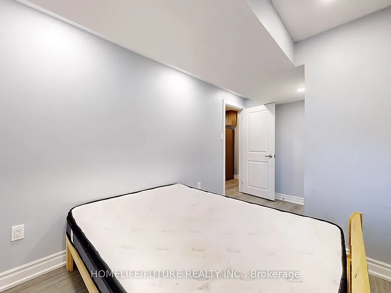 50 Neelands Cres #BASEMENT — Photo 10