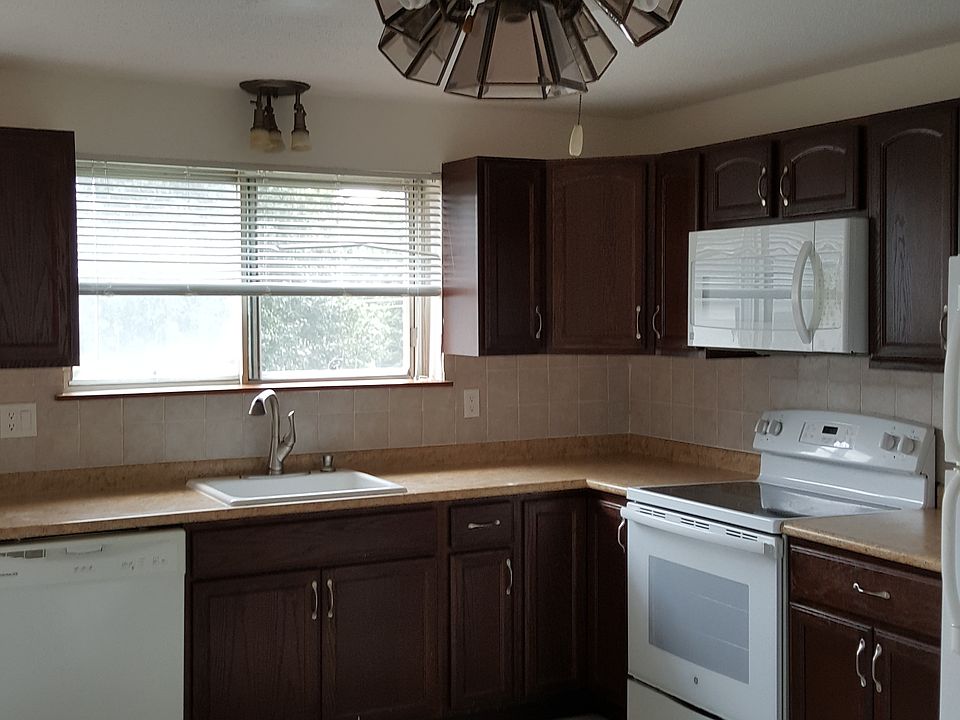 Newer Remodeled Kitchen
