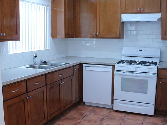 3rd image of 734 E Verdugo Ave APT 103