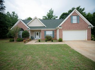520 Brewer Dr, Locust Grove, GA 30248