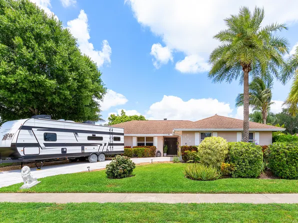 124 Rivera Avenue, Royal Palm Beach, FL 33411