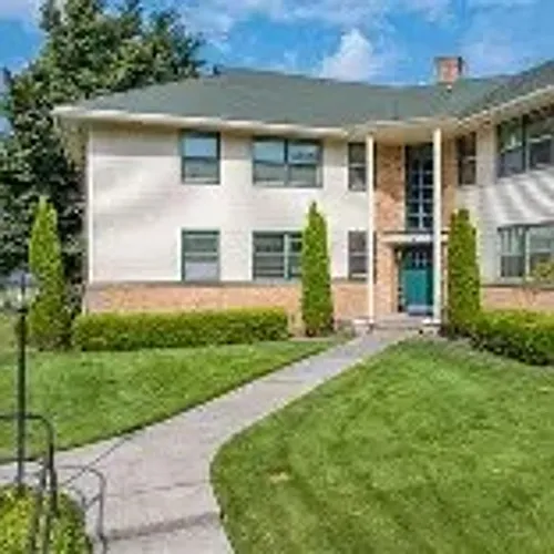 The Lee Apartments Photo 1