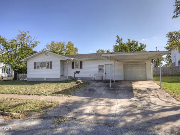 203 S Liberty St, Webb City, MO 64870