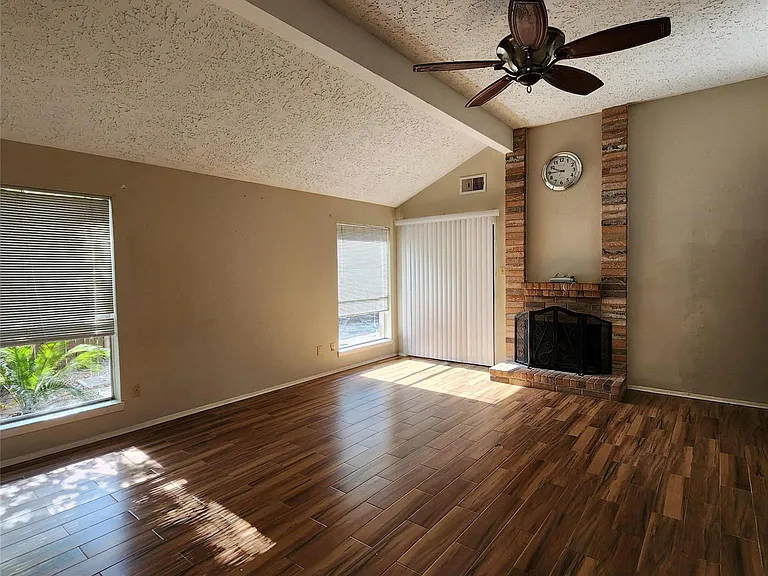 6938 Foxbrook Dr — Photo 5