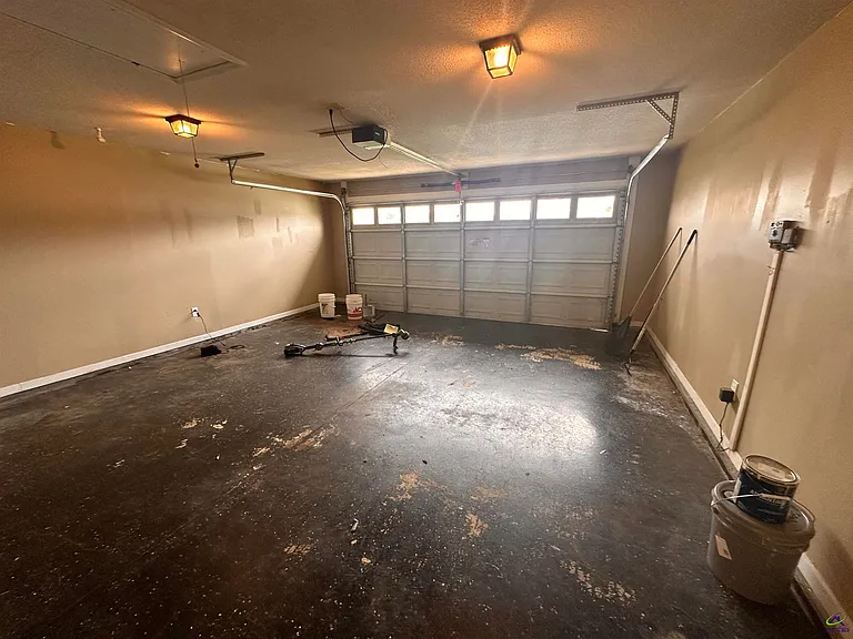 123 Larkspur Ln — Photo 16