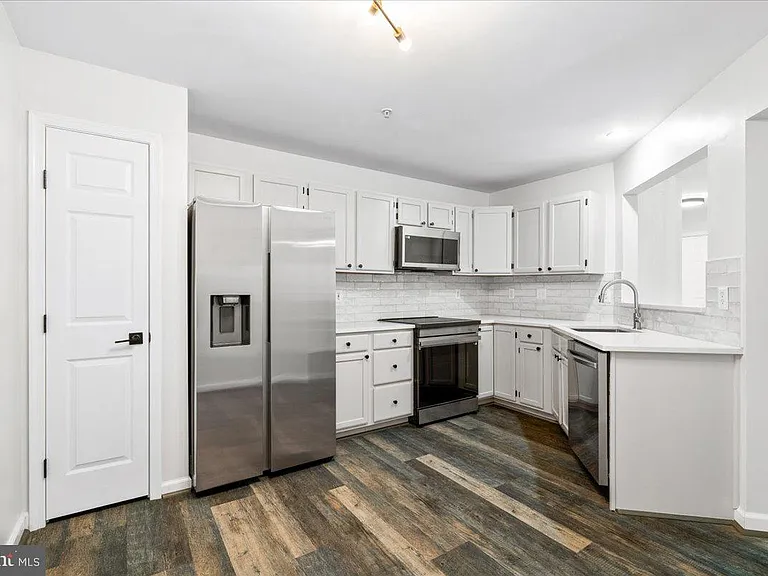 5227 Regal Ct — Photo 8