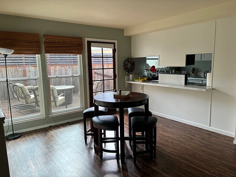 5 Berkeley Ct — Photo 4