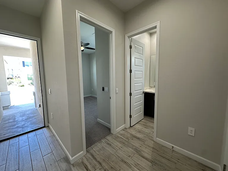 10319 W Harmony Ln — Photo 37