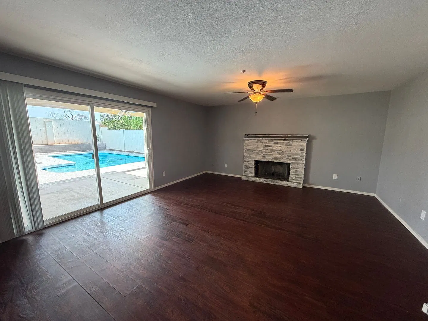 4 bed, 3.0 bath, 2119 sqft, $4,195 — Photo 3