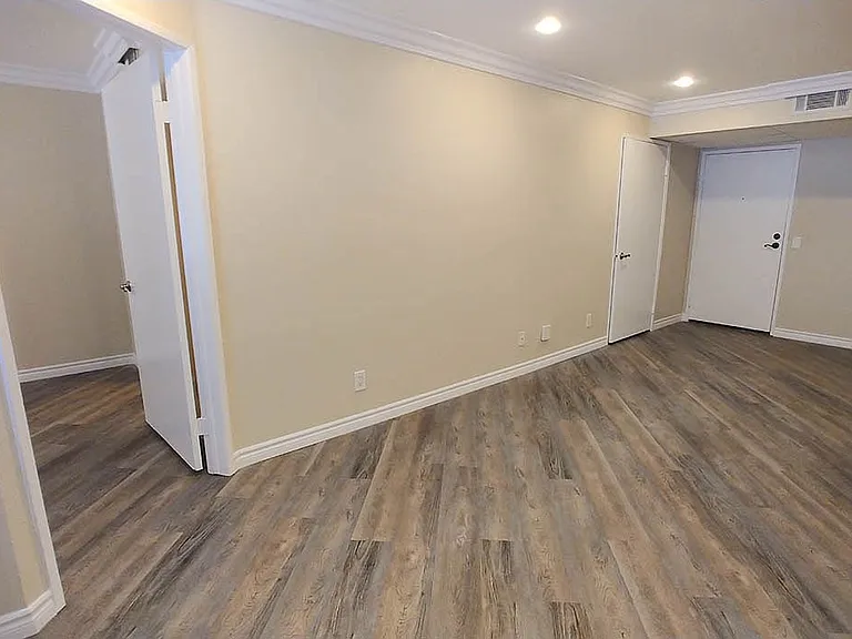 Villa De Adel Apts — Photo 55