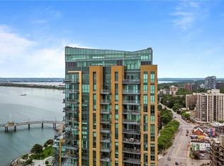 2060 Lakeshore Rd, Burlington, ON L7R1A3