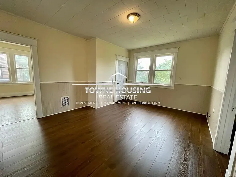499 Fargo Ave — Photo 6