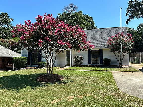 2nd image of 3145 Milan Dr