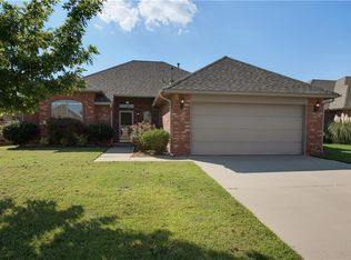 3705 Kensington Dr, Moore, OK 73160