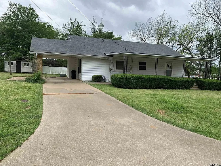 279 E Ayers St — Photo 1