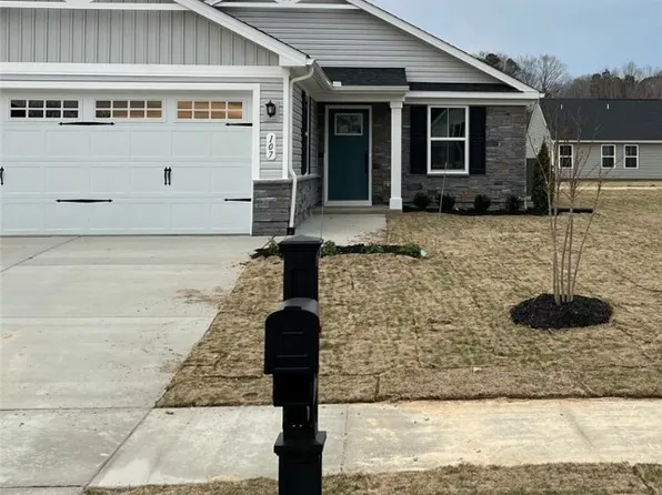 107 Grace Hill Cir, Kilmarnock, VA 22482