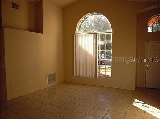 3rd image of 905 English Oaks Ct