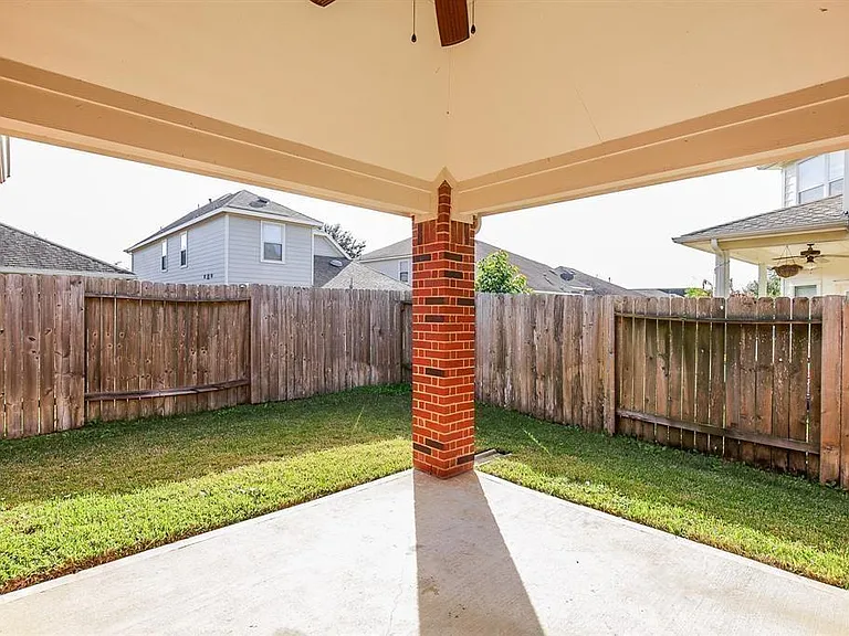 11414 Ryan Manor Dr — Photo 16