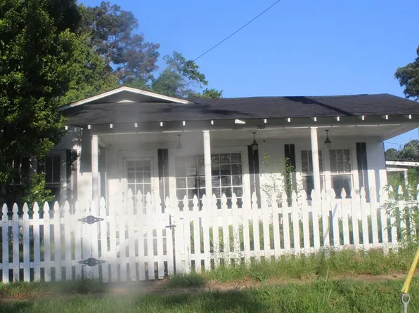 206 S Monroe St, Calhoun City, MS 38916