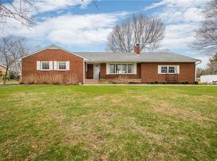 1221 Applegrove St NE, Canton, OH 44721
