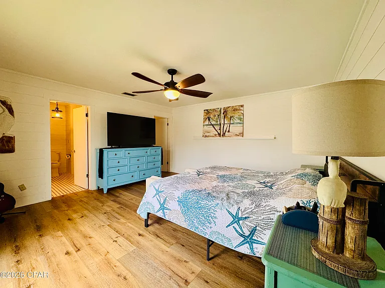 916 Cobia Dr — Photo 32