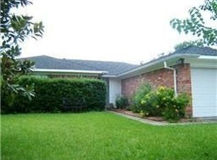 423 Reseda Dr, Webster, TX 77598