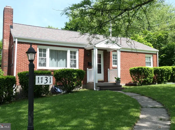 1131 S Pugh St, State College, PA 16801