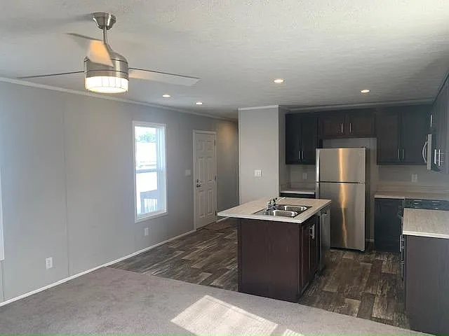 3 bed, 2.0 bath, 960 sqft, $1,659 — Photo 3