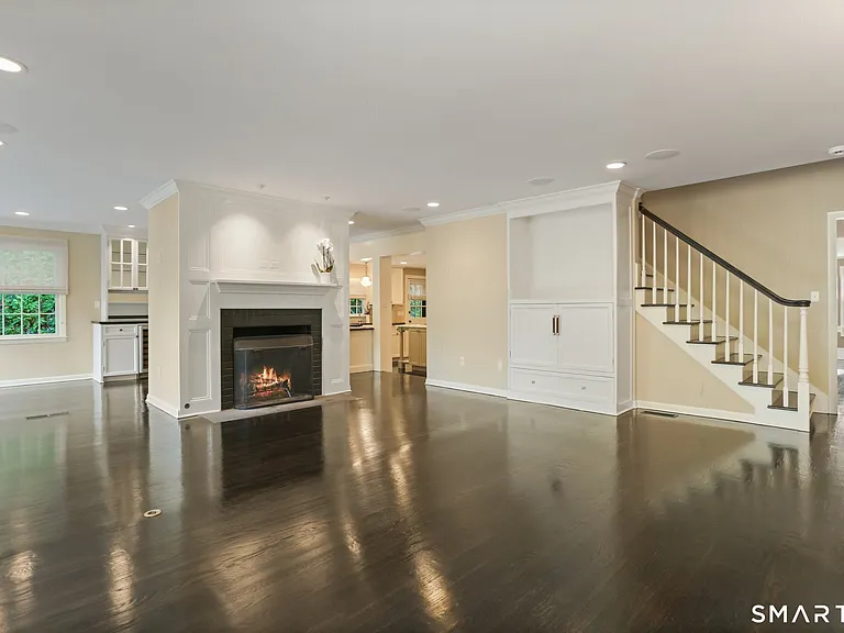 890 Silvermine Rd — Photo 10