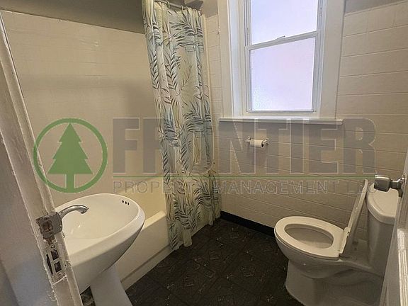 4th image of 3923-25 Keokuk St #659520F21