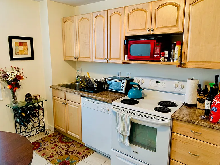 11 Gorham St #7A — Photo 3