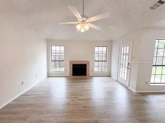 3rd image of 1502 Allen Dr