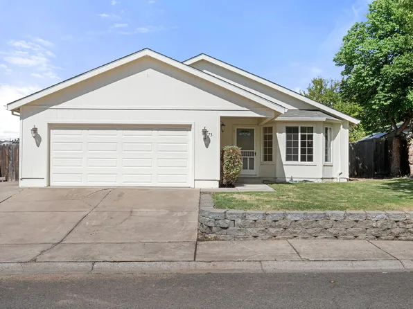 73 Eagle View Dr, Eagle Point, OR 97524