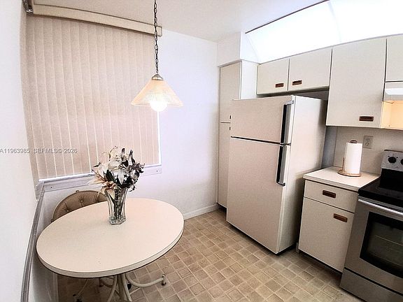 5th image of 10456 NW 24th Pl APT 206