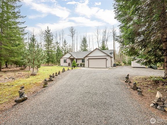 2nd image of 460 Cornell Rd.