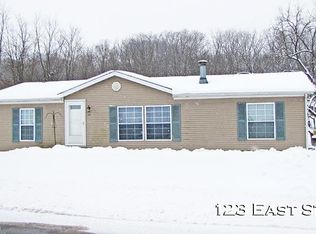 123 East St, Potosi, WI 53820