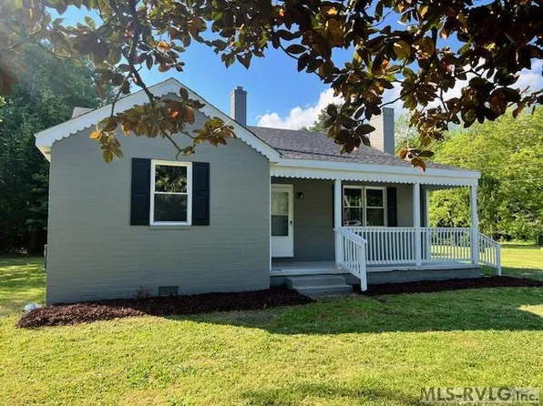 1884 Sussex Dr, Emporia, VA 23847